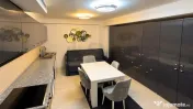 Apartament lux 3 camere, HerДѓstrДѓu, decomandat, terasДѓ, parcare