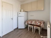 Apartament cu 2 camere, mobilat, balcon închis și spațiu 