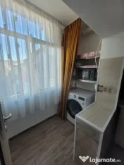 Apartament cu 2 camere, mobilat, balcon închis și spațiu 