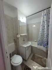 Apartament cu 2 camere, mobilat, balcon închis și spațiu 