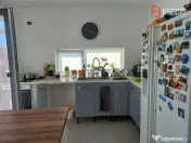 Casa individuala cu 5 camere, garaj si teren de 772 mp - zon 