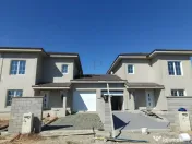 Duplex despartit prin garaj - teren 400 mp 5 camere - 
