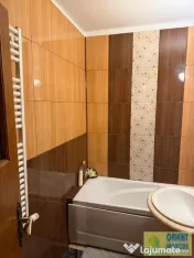 Km 4-5, de vanzare apartament decomandat, 3 camere, mobilat 