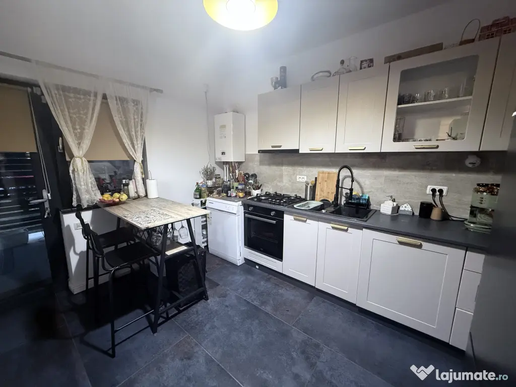 Vand casa Margineni mobilata si utilata