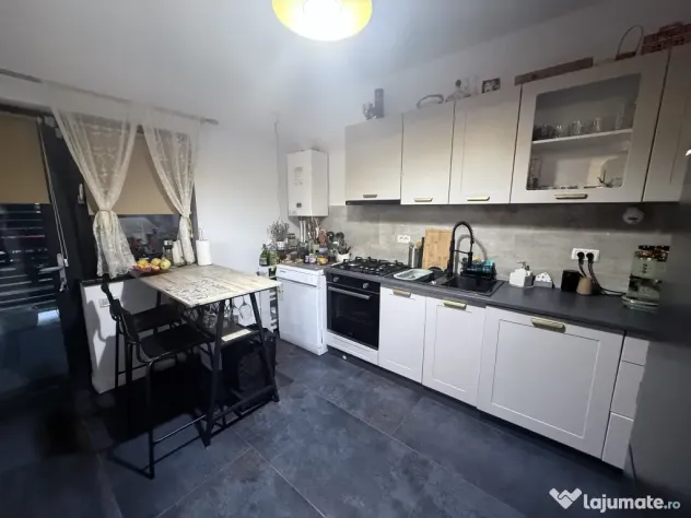 Vand casa Margineni mobilata si utilata