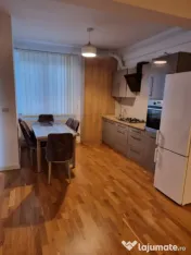 Apartament de inchiriat 3 camere,ultracentral,Radauti 