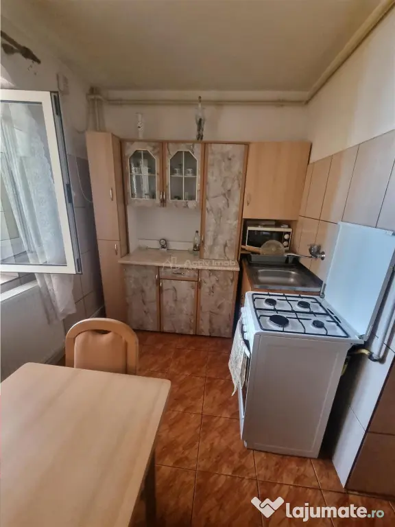 Apartament 3 cam,72 mp , doua bai zona PECO - Alexandria (Teleorman)