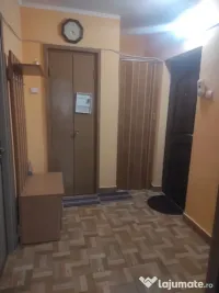 Închiriez apartament