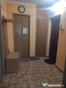 Închiriez apartament