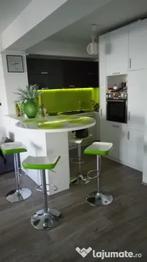 Vand apartament 4 camere Parc Bazilescu