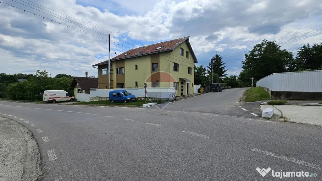 Casă / Vilă cu 900 teren intravilan, Salcea, Suceava - Salcea (Suceava)