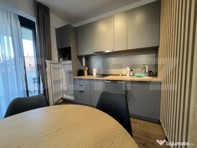 Apartament cu 2 camere de vânzare — Zonă Semicentrală, - Oradea (Bihor)