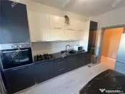 Apartament 3 camere balcon parcare zona Calea Cisnadiei din 