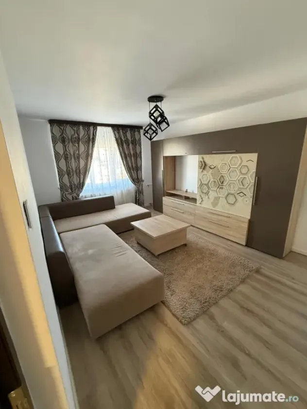 Închiriez apartament cu două camere