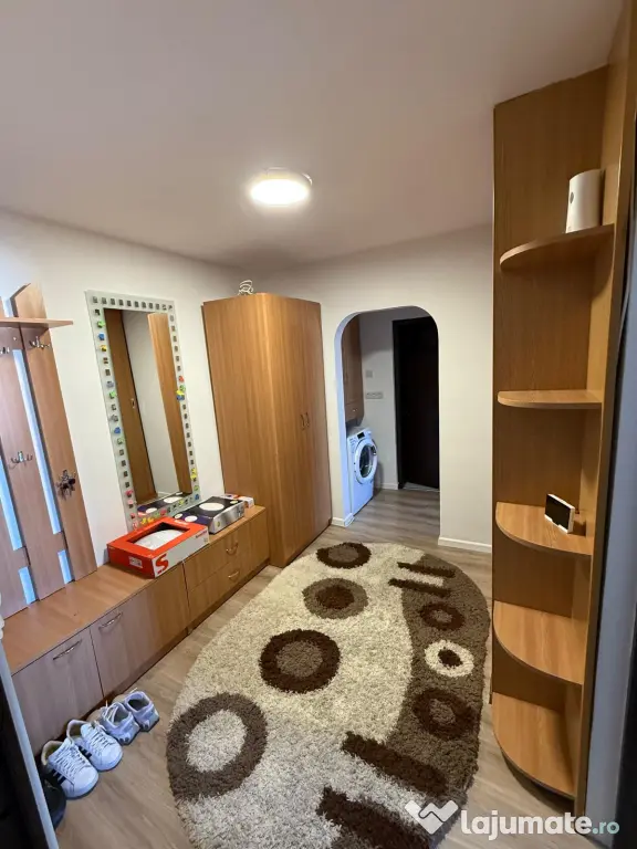 Închiriez apartament cu două camere