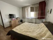 Apartament 3 camere, 50 mp, etaj 4 – zonă semicentrală