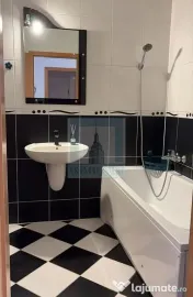 Apartament cu 3 camere, 2 bai, parcare-zona Avangarden 1 