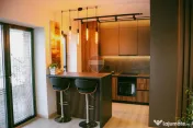 Apartament Modern cu Grădină Privată 45mp în The Lake Home Sibiu 