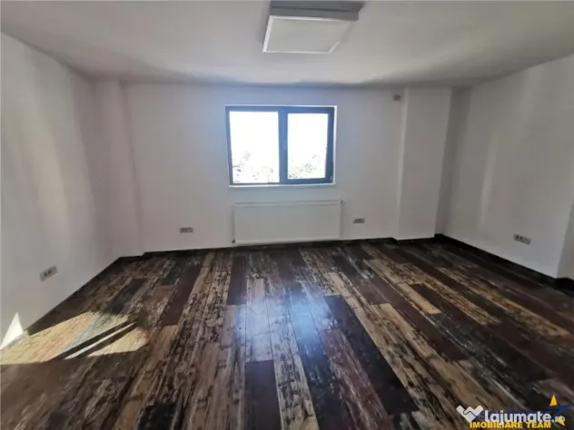 Spatiu de inchiriat, zona centrala, pretabil pentru diverse - Brasov (Brasov)