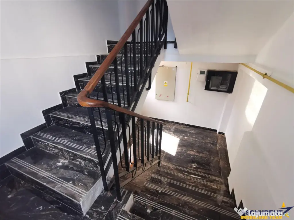Spatiu de inchiriat, zona centrala, pretabil pentru diverse - Brasov (Brasov)