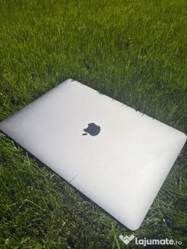 MacBook Air M1 256 GB 8GB RAM Original Sibiu (Utilizat)