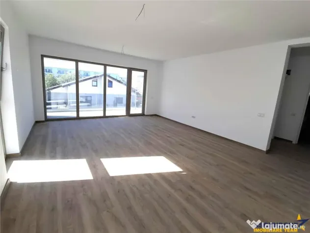 Decomandat si spatios, 62 mp utili, in bloc tip vila, Tracto - Brasov (Brasov)