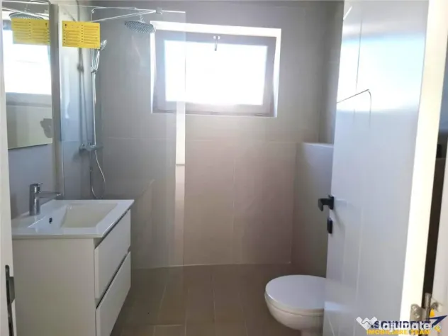 Decomandat si spatios, 62 mp utili, in bloc tip vila, Tracto - Brasov (Brasov)