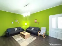 Apartament central, 2 camere, centrala gaz. 390 E/lună. Comision 0 