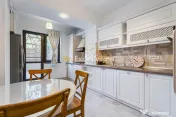 Apartament 4 camere | 2 locuri de parcare | Curte proprie | Lacul Tei