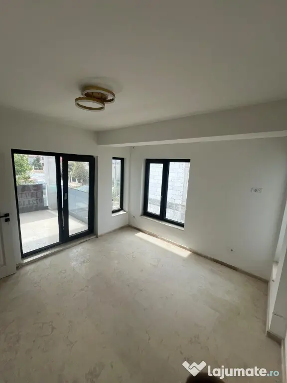 De vânzare vilă Agigea P+1+terasă cu vedere superbă către lac - Agigea (Constanta)