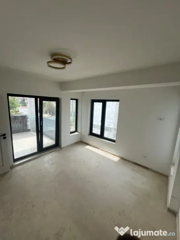De vânzare vilă Agigea P+1+terasă cu vedere superbă către lac - Agigea (Constanta)