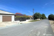 Castelu - Str. Florilor, casa din 2012, teren 737 mp si 106 mp utili 