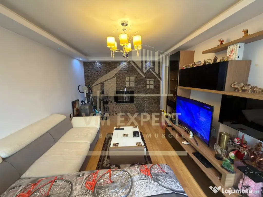 APARTAMENT 3 CAMERE ETAJ 3 VIȘOI CAMPULUNG - Campulung (Arges)