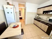 Apartament 3 camere,2 bai,parcare si beci,zona Cetate-piata 