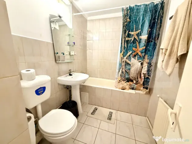 Apartament 3 camere,2 bai,parcare si beci,zona Cetate-piata - Alba Iulia (Alba)