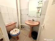 Apartament 3 camere,2 bai,parcare si beci,zona Cetate-piata 