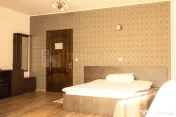IMOBIL DE ÎNCHIRIAT, TEREN 2.000 MP, 17 CAMERE, MOIECIU DE JOS 