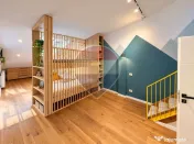 | Oportunitate Rară | Casă Individuală -Ultracentrală cu 2 Parcări |
