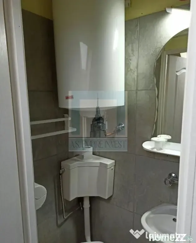 Camera 20 mp, situată la mansarda-zona Racadau - Brasov (Brasov)