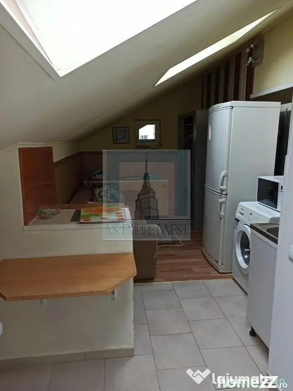 Camera 20 mp, situată la mansarda-zona Racadau - Brasov (Brasov)