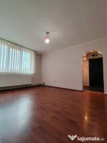 Apartament cu 2 camere de vânzare – zonă ultracentrală, Drăgășani