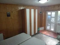Inchiriez camera la curte Delfinariu 1000 lei doar pentru studente 