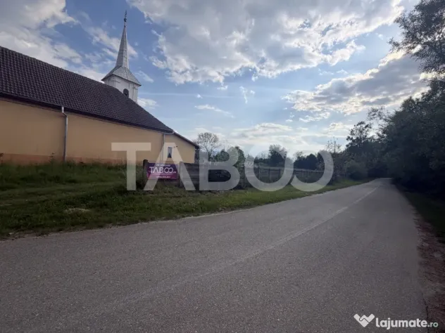 Teren intravilan 2000 mp cu utilitati in apropiere Sat Savas - Savastreni (Brasov)