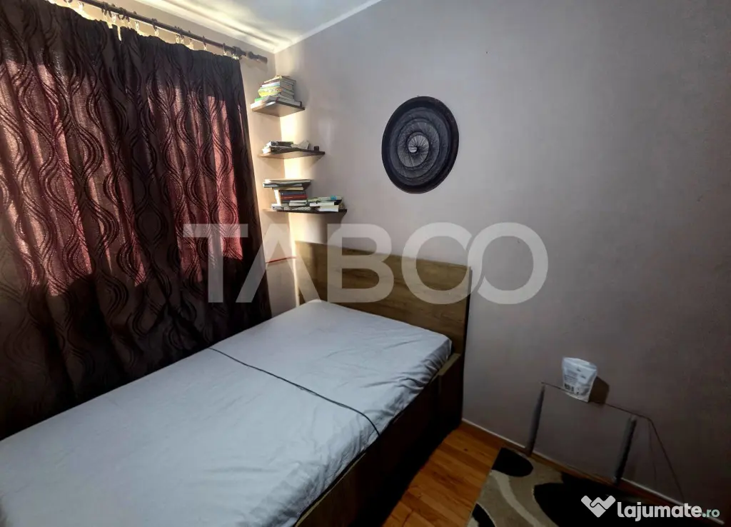 Apartament 3 camere semidecomandat etaj 3 zona 13 Decembrie - Fagaras (Brasov)