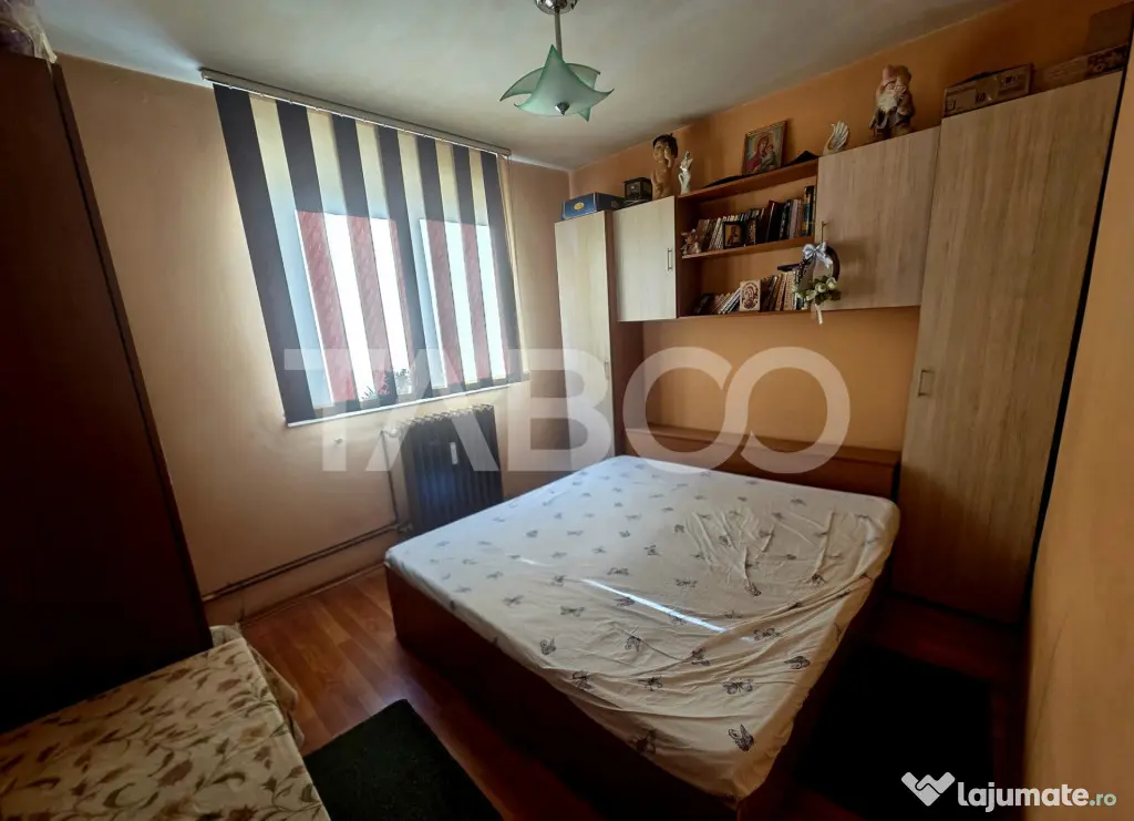 Apartament 3 camere semidecomandat etaj 3 zona 13 Decembrie - Fagaras (Brasov)