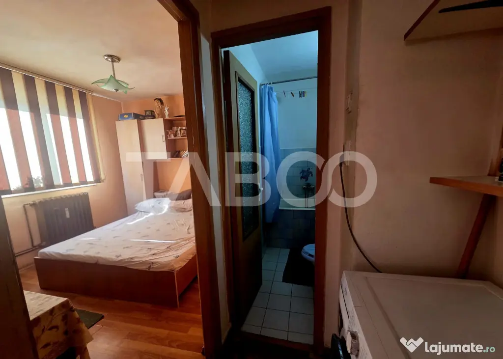 Apartament 3 camere semidecomandat etaj 3 zona 13 Decembrie - Fagaras (Brasov)