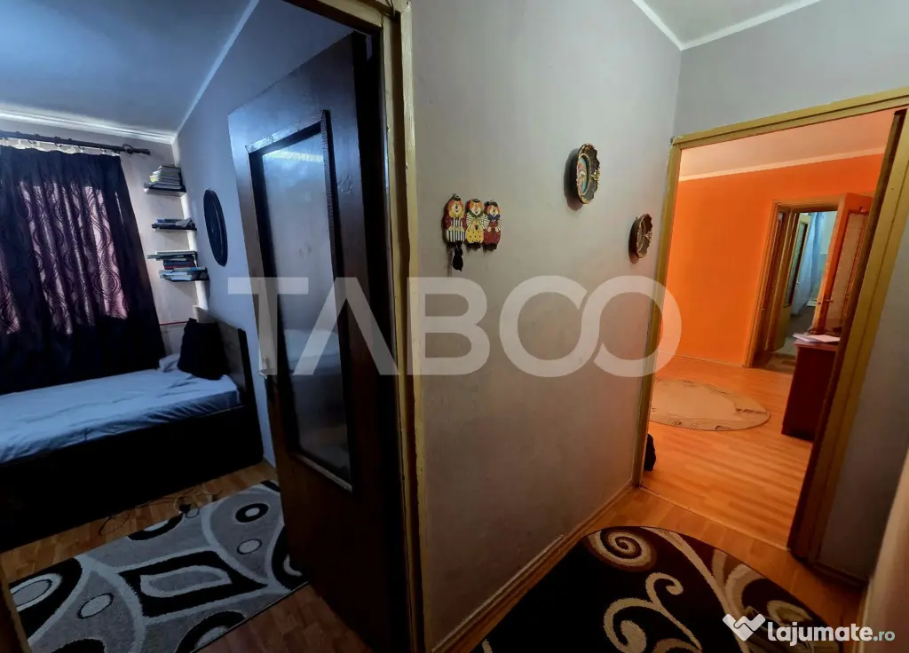 Apartament 3 camere semidecomandat etaj 3 zona 13 Decembrie - Fagaras (Brasov)