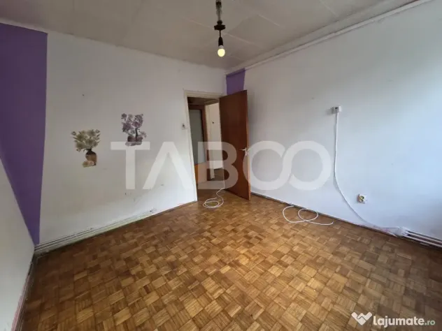 Apartament 2 camere semidecomandat zona V.Alecsandri se acce - Fagaras (Brasov)