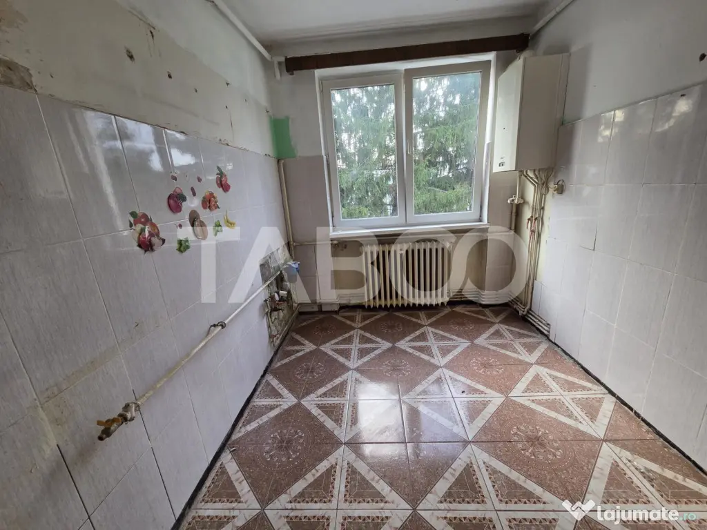 Apartament 2 camere semidecomandat zona V.Alecsandri se acce - Fagaras (Brasov)