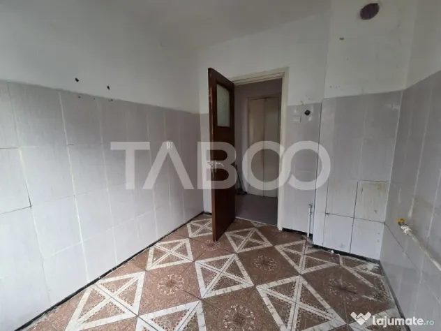 Apartament 2 camere semidecomandat zona V.Alecsandri se acce - Fagaras (Brasov)